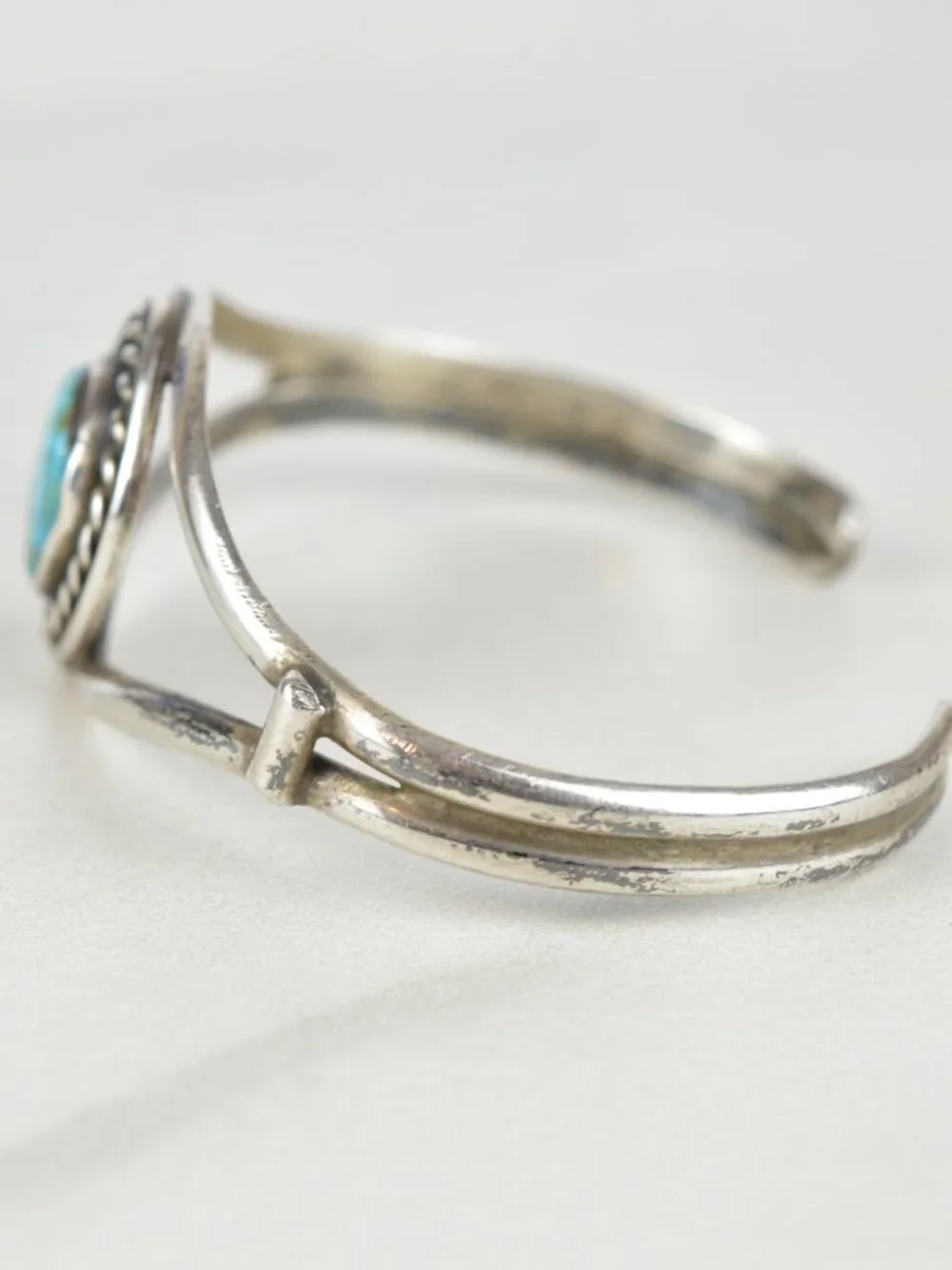 Vintage Sterling Silver Kingman Turquoise Cuff Bracelet Small Petite Split Shank